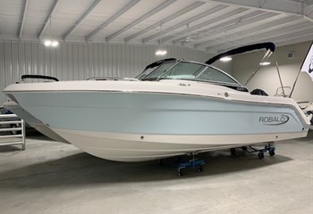 2022 Robalo R227 Ice Blue/White  Boat